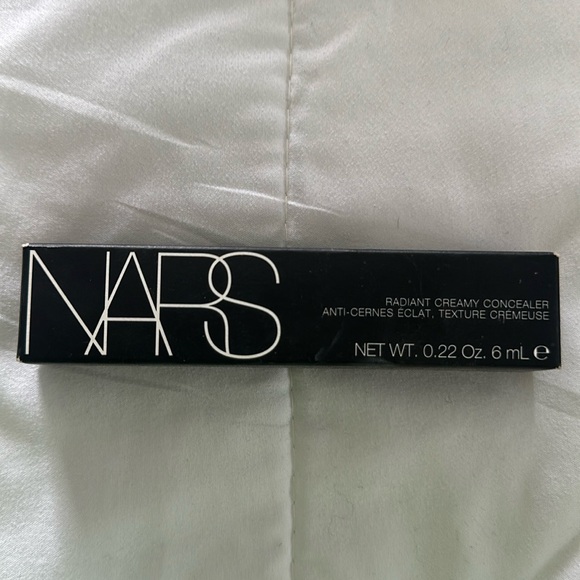 NEW NARS RADIANT CREAMY CONCEALER in Mustard - Picture 2 of 3